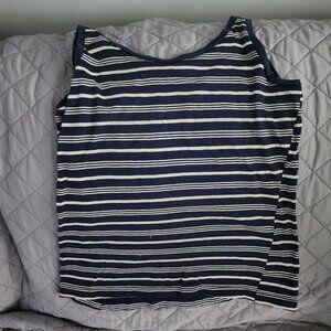 LADIES SUMMER SHIRT SIZE MEDIUM